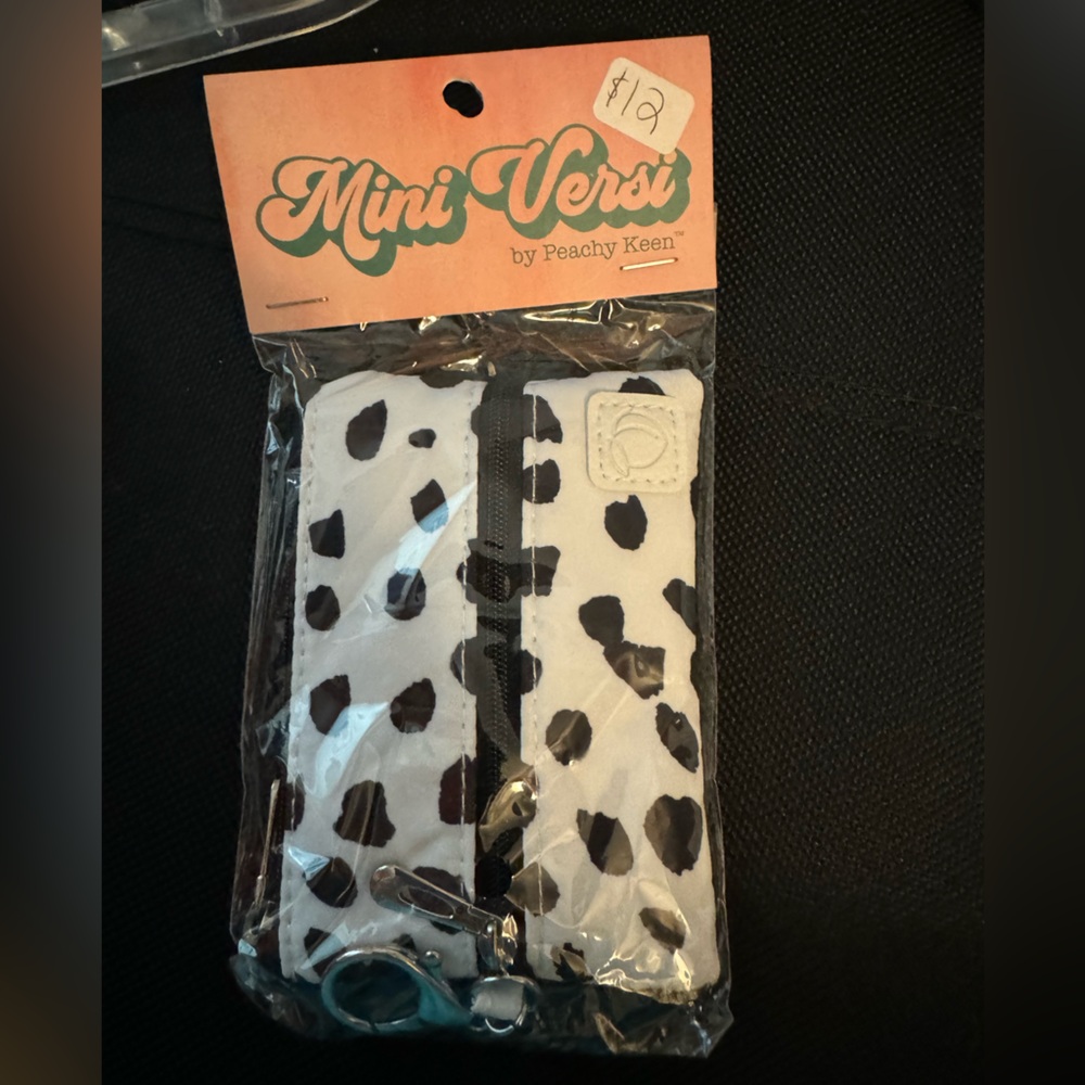 Mini Versi Cow Print Pouch (NEW)